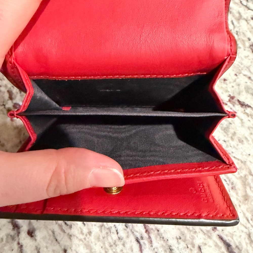 Gucci Red Sylvie Leather Wallet with Gold Buckle - Picture 4 of 7